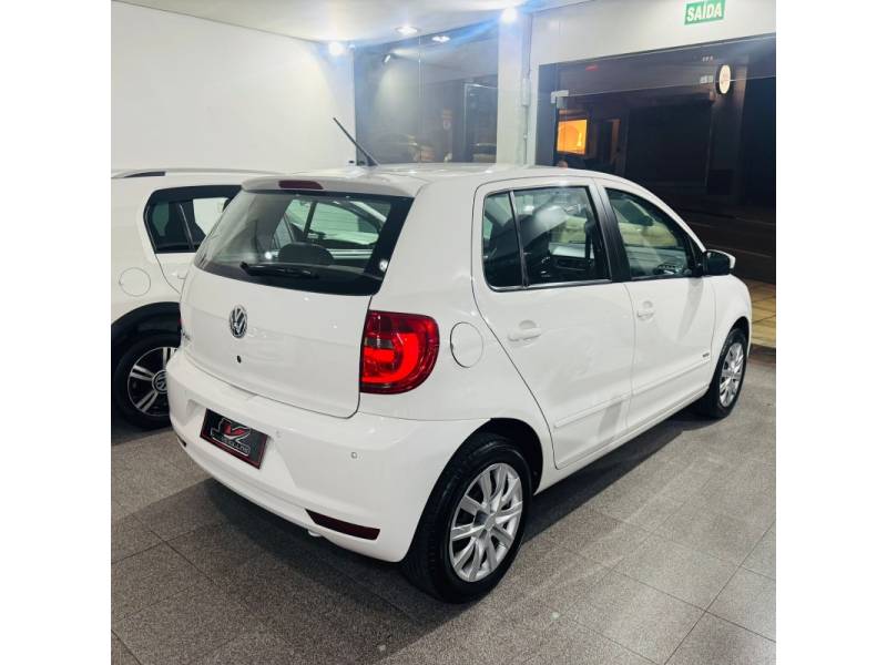 VOLKSWAGEN - FOX - 2014/2014 - Branca - R$ 39.900,00