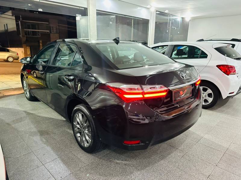 TOYOTA - COROLLA - 2019/2019 - Preta - R$ 99.900,00