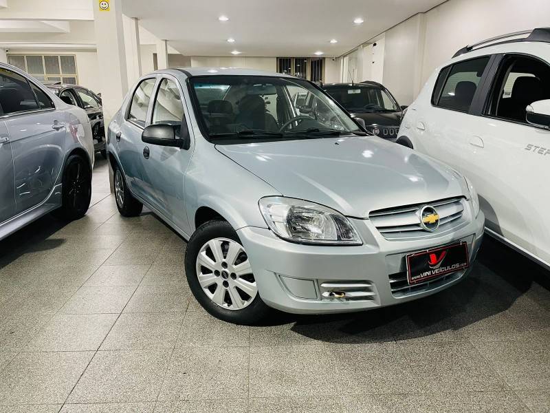 CHEVROLET - PRISMA - 2010/2010 - Prata - R$ 22.900,00