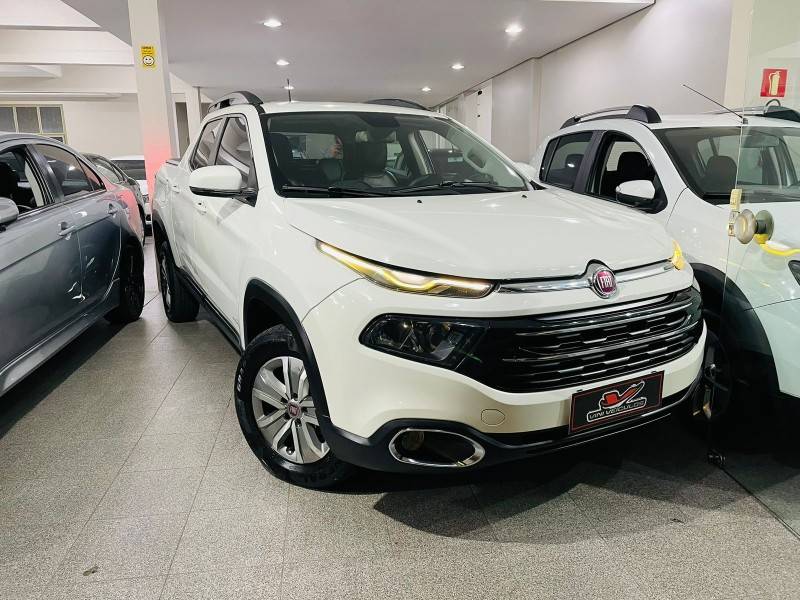 FIAT - TORO - 2018/2018 - Branca - R$ 87.900,00