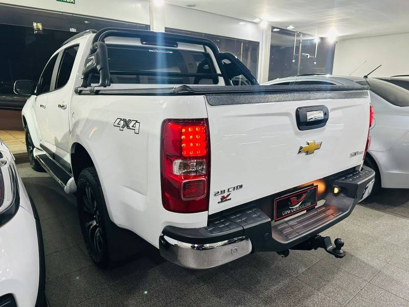 CHEVROLET - S10 - 2017/2017 - Branca - R$ 147.900,00