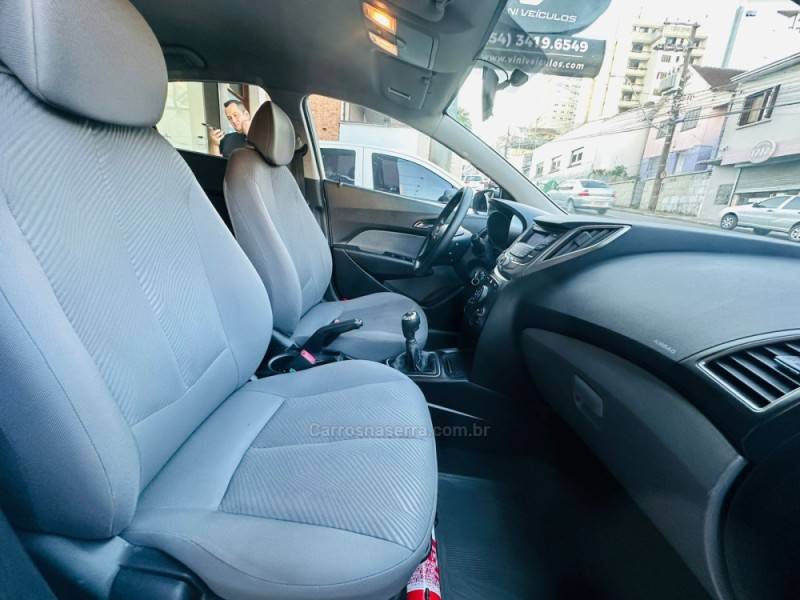 HYUNDAI - HB20S - 2015/2015 - Branca - R$ 53.900,00