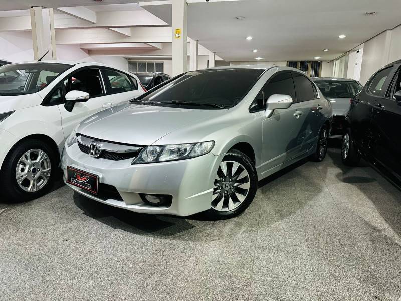 HONDA - CIVIC - 2010/2010 - Prata - R$ 53.900,00