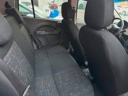 FIAT - UNO - 2015/2015 - Branca - R$ 35.900,00