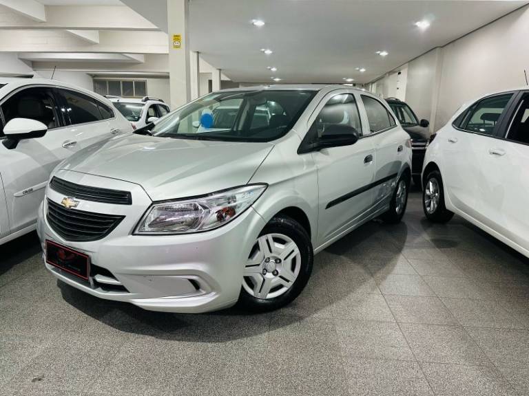 CHEVROLET - ONIX - 2018/2018 - Prata - R$ 49.900,00