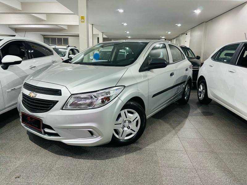 CHEVROLET - ONIX - 2018/2018 - Prata - R$ 49.900,00