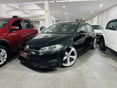 VOLKSWAGEN - GOLF - 2014/2014 - Preta - R$ 89.900,00