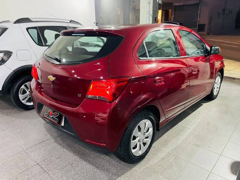 CHEVROLET - ONIX - 2018/2018 - Vermelha - Sob Consulta