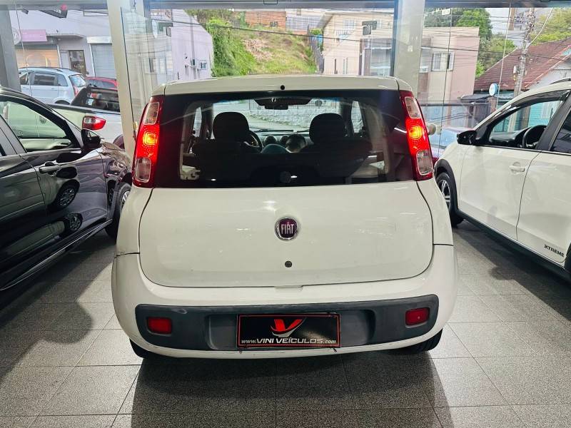 FIAT - UNO - 2014/2014 - Branca - R$ 21.900,00