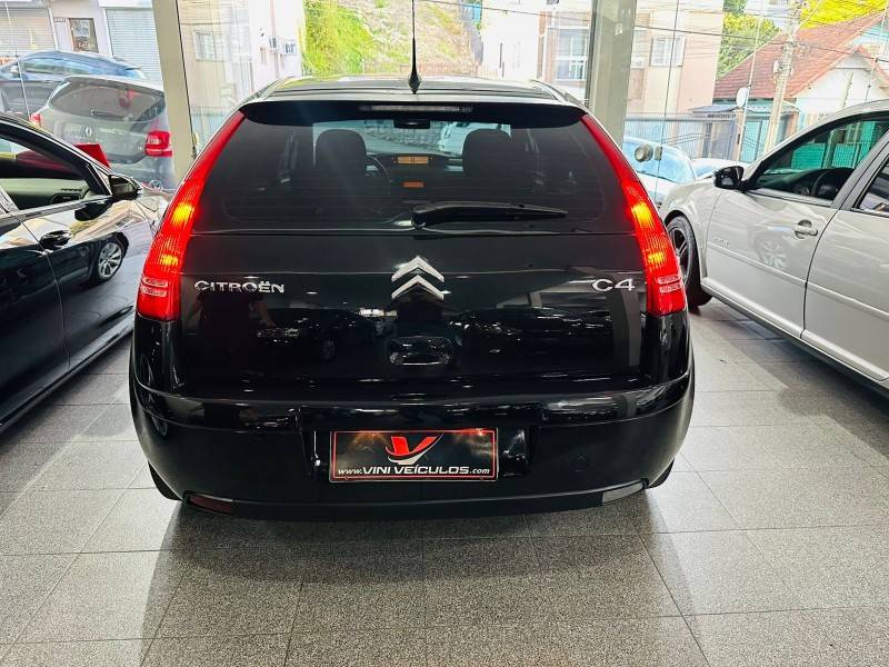 CITROËN - C4 - 2013/2013 - Preta - R$ 35.900,00