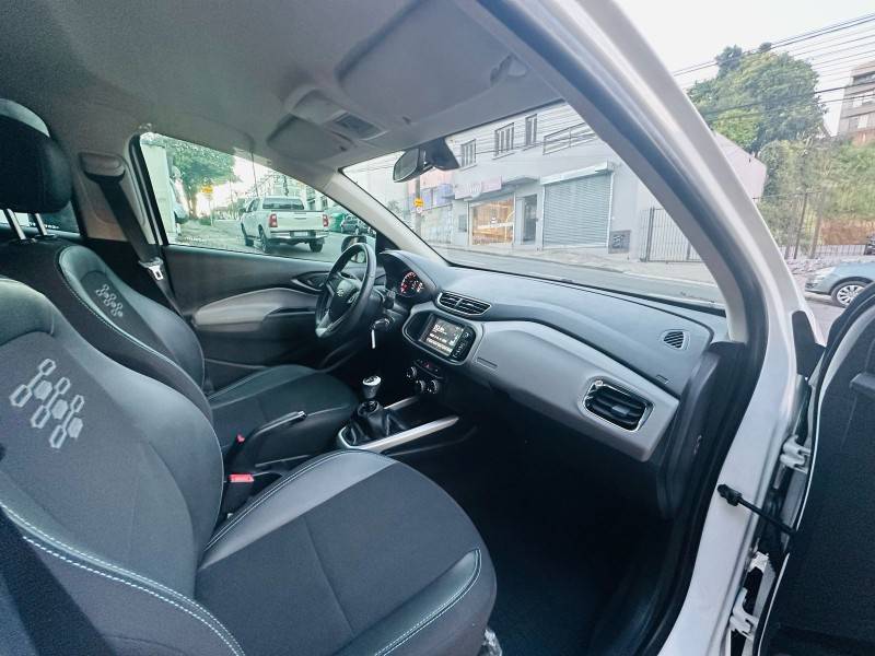 CHEVROLET - ONIX - 2019/2019 - Branca - R$ 60.900,00