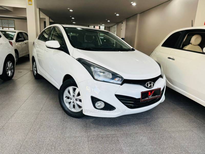 HYUNDAI - HB20S - 2015/2015 - Branca - R$ 53.900,00