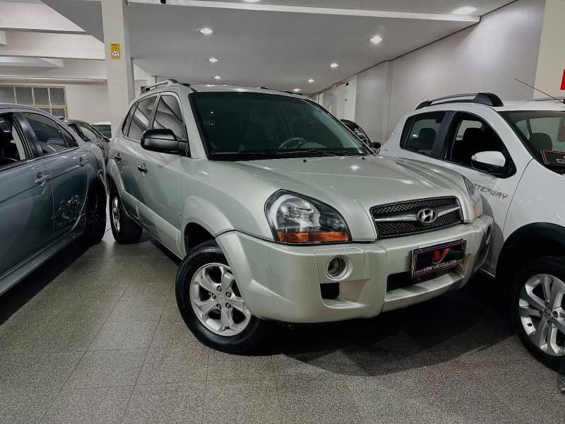HYUNDAI - TUCSON - 2012/2012 - Prata - R$ 44.900,00