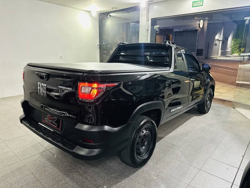 FIAT - STRADA - 2022/2022 - Preta - R$ 64.900,00