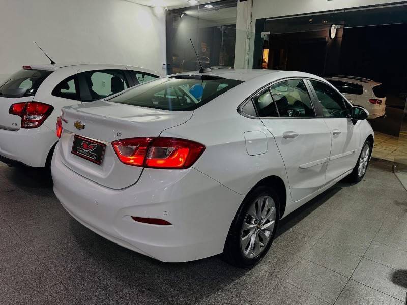 CHEVROLET - CRUZE - 2018/2018 - Branca - R$ 84.900,00